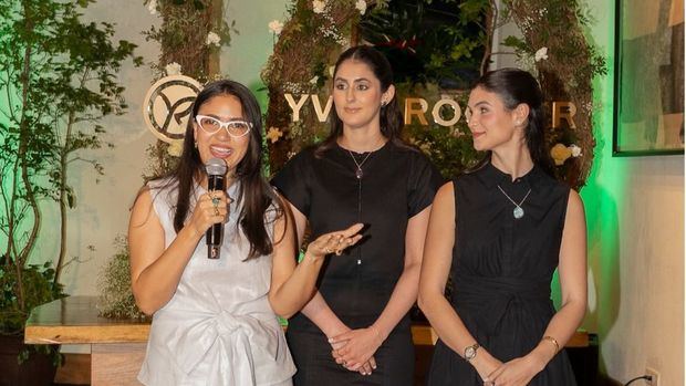 Joarla Caridad, María Calderón y Mathilda Ron.