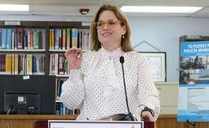 Alcaldesa de San Juan destaca la necesidad de contrarrestar políticas de inmigración