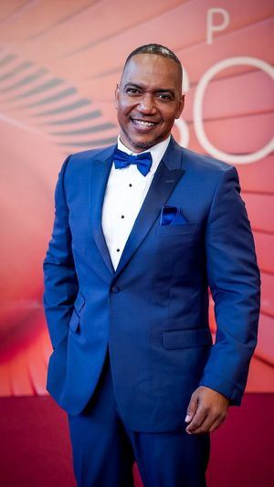 Liondy Ozoria es un destacado ventrílocuo, comediante y actor dominicano, reconocido por su personaje 'Ñeñeco'.