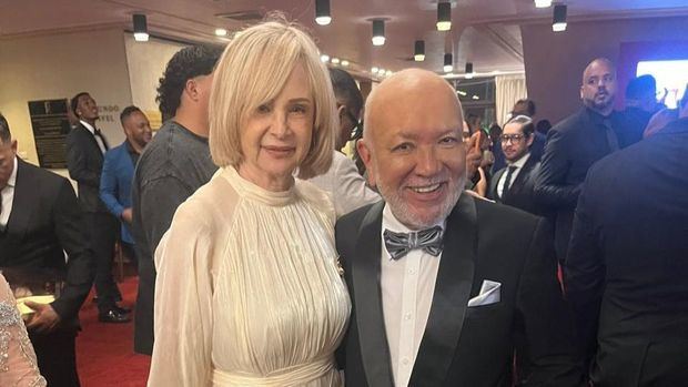 Rosmery de Guzmán y Jochy Santos.