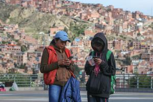 Mileniales bolivianos son activistas en red al margen de la política formal