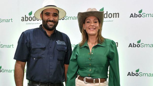 César Taveras y Cheryl Victoria.