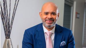 Dr. Andyy De León.