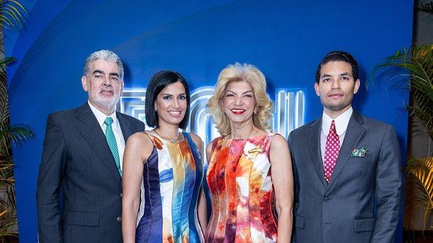 Arturo Vargas, Estefania Vargas, Victoria Lora y Vicente Vargas.