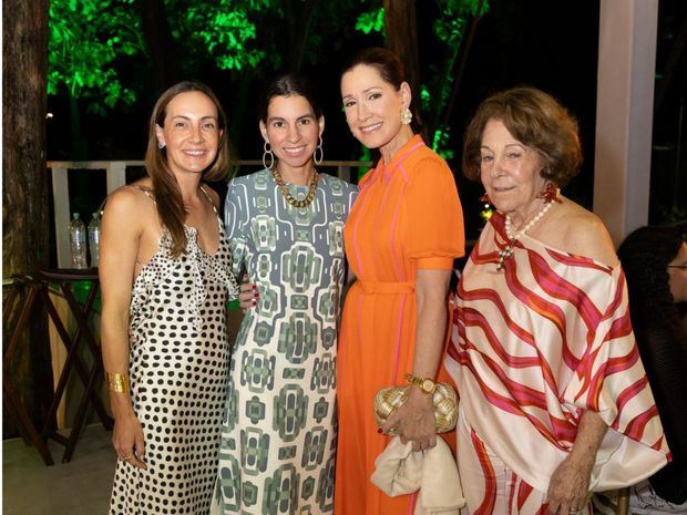 Amy Garvy, Raissa Enis, Raysa Fanjul y Lilliam Arguelles.