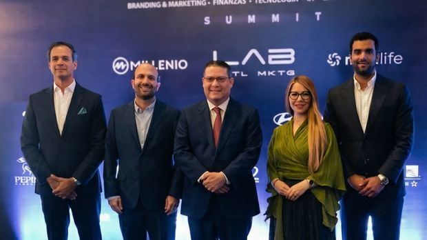 Francisco Lluberes, Alex Acra, Eduardo Sanz Lovaton, Milena Milanova y Francisco Lluberes Hijo.