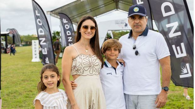 Amanda, Bienchy, Robertojr y Roberto Huertas.