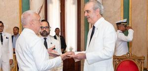 Presidente Abinader recibe cartas credenciales de seis nuevos embajadores acreditados ante el Gobierno dominicano