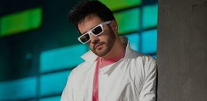 Manny Cruz celebra su primer disco de oro con la bachata " Las puertas del cielo"