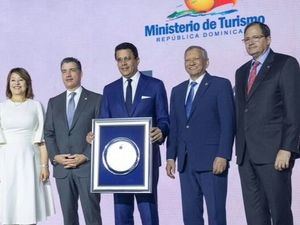 Turismo aportó 25,000 millones de dólares a la economía dominicana en 2025