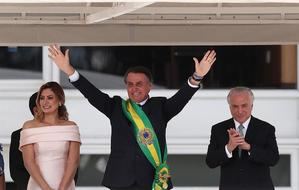 Bolsonaro asume en Brasil y promete libre mercado y el rescate de los valores 