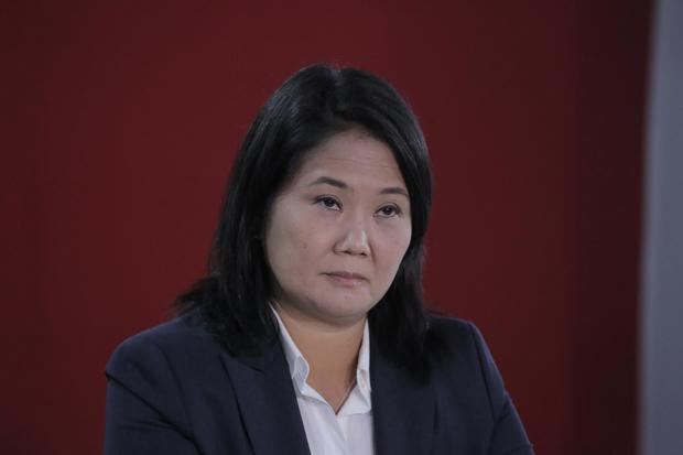 La candidata presidencial peruana Keiko Fujimori participa hoy en una rueda de prensa en Lima, Perú.