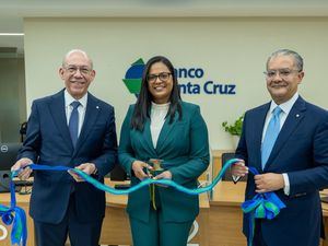 Banco Santa Cruz deja abierto de centro de negocios en Mao, Valverde