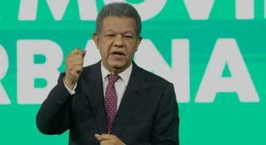 Leonel Fernández regresa con "La voz del pueblo" en la sede del partido