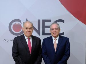 DGII y ONEC unen fuerzas para impulsar la competitividad del comercio dominicano