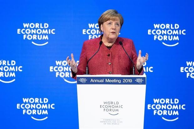 Merkel defiende en Davos el multilateralismo y la búsqueda de compromisos 