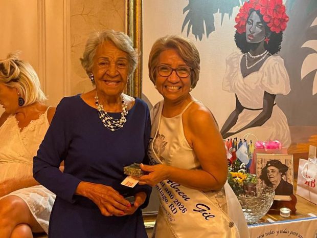 Casilda Reyes y Teolinda Gil.