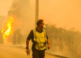 Incendios forestales en Portugal y España dejan al menos 30 muertos 