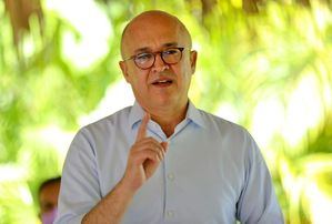 Domínguez Brito exige al Ministerio Público investigar irregularidades en cooperativa de maestros