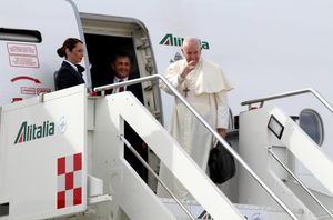 El papa emprende su viaje a Emiratos para reforzar el diálogo interreligioso 