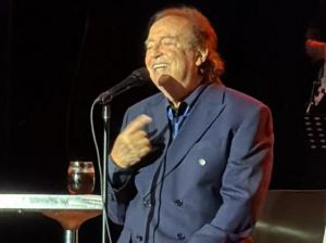 Dyango en el Jaragua: Un viaje emocional que une generaciones a través de la música