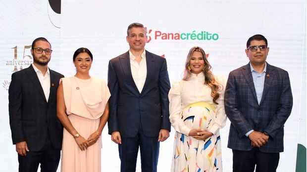 Julián Duque, Catherine López Garzón, Víctor O. Pacheco M., Eva Reynoso y Pablo Marín.