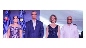 Presidente Abinader y primera dama participan en la celebración de la Fiesta Nacional de Francia.