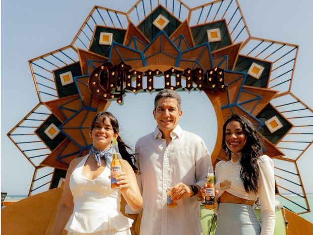 Pamella Isabel, Juan Francisco Alvarez y Lisamel Trinidad.