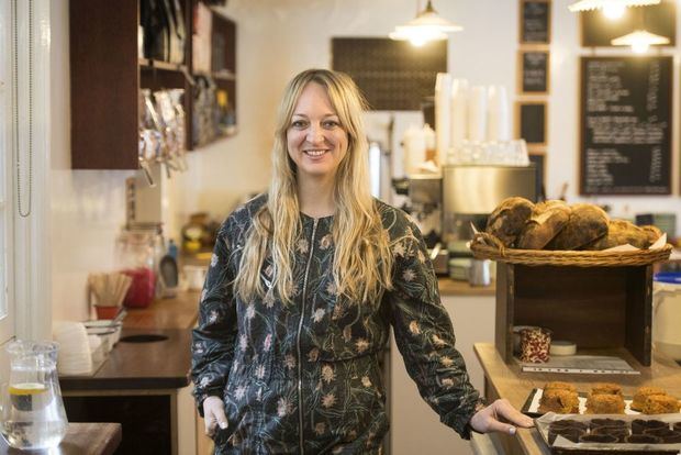 La chef Claire Ptak, encargada de elaborar la tarta de boda.