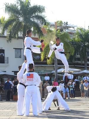 Intercambio cultural  y visita oficial.