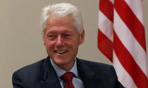 El ex presidente de EEUU Bill Clinton publica su primera novela "El presidente ha desaparecido"