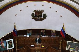 El chavismo aprueba el enjuiciamiento de Guaid&#243;, que llama a la gente a la calle 