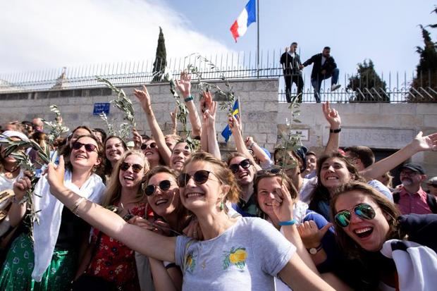 Canciones, bailes y hojas de palma adornaron el Domingo de Ramos en Jerusalén.