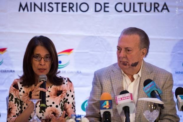 La directora de la Feria Internacional del Libro de Santo Domingo (FILSD), Ruth Herrera, y el ministro de Cultura, Eduardo Selman, entregan detalles sobre el evento cultural en Santo Domingo (República Dominicana).