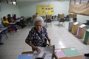 Tranquilidad y afluencia marcan la jornada electoral de Panamá