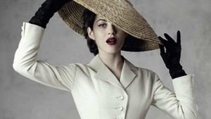 La mujer, infinita belleza en manos de Christian Dior