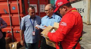Llegan a Venezuela 933 toneladas de medicinas procedentes de Cuba y China 