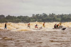 La Pororoca: la ola &#39;m&#225;gica&#39; en el encuentro del r&#237;o Amazonas con el mar 