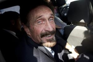 Autoridades dejan en libertad al magnate tecnológico John McAfee