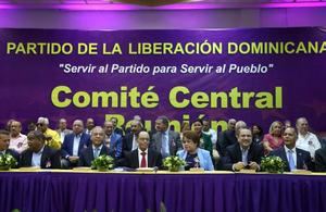 Leonel Fernández, entre los precandidatos oficialistas a Presidencia dominicana