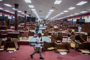 Diputados de Haití destruyen mobiliario para impedir la ratificación del Gobierno