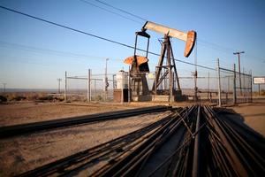 El petróleo de Texas baja un 0,1 % y cierra su mejor semana desde junio