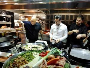 El chef español Quique Dacosta "dignifica" la paella en Londres 