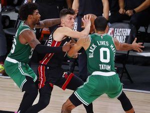 Celtics siguen con vida tras vencer al Heat en quinto de la serie