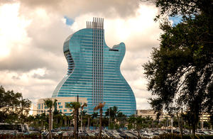 El primer hotel con forma de guitarra del mundo abre a lo grande en EE.UU.