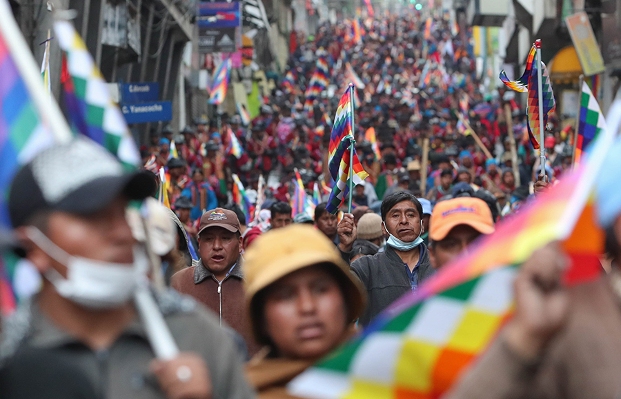 Miles de campesinos e indígenas marchan en La Paz contra el Gobierno  interino | DiarioHispaniola l Un digital a tu alcance