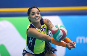 La dominicana Brenda Castillo vuelve a la cancha tras su fractura de brazo