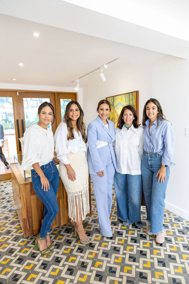 Anabella Cordero, María José Espaillat, Karina Cortorreal, Any de Cordero y Jimena Cordero.