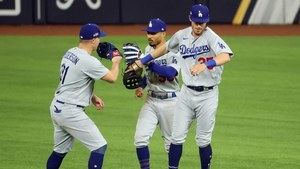 Dodgers triunfan y evitan eliminación