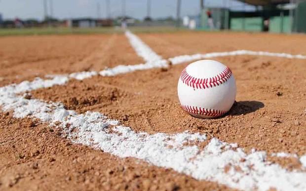 Gigantes, Estrellas, Tigres y Águilas buscan la final del béisbol dominicano.